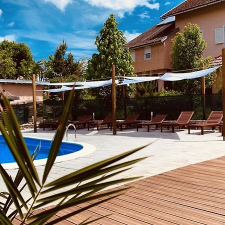 Apartments San - With Pool; Rakovica Dış mekan fotoğraf